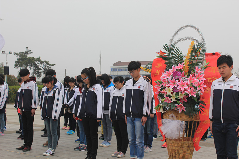 泰州實(shí)驗(yàn)中學(xué)2015年清明祭掃活動(dòng)